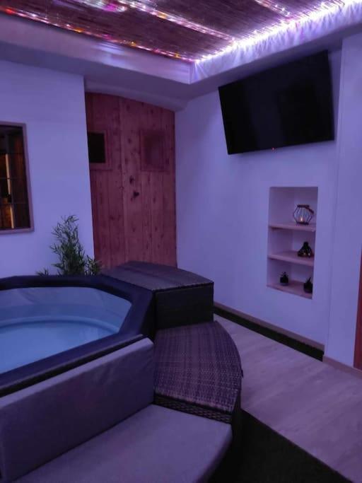 Nuit Romantique Avec Spa Privatif Meilhaud Exteriér fotografie